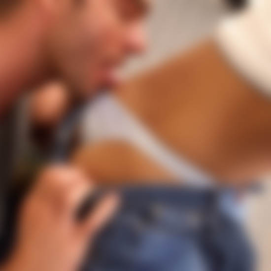 Ich lecke ihren geilen Arsch